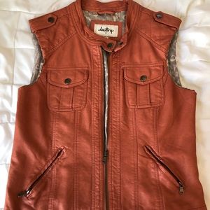 Buckel Vest